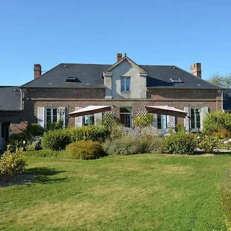 Holiday home Bienvenu Dan Le Belem Chez Pommes & Chevaux Favieres (Somme)